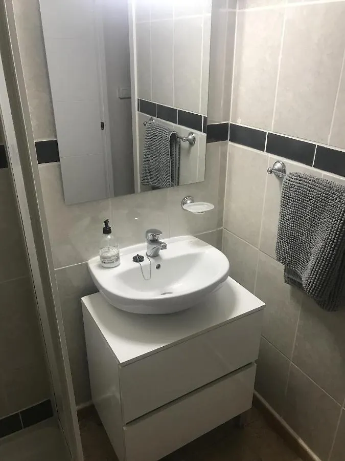 Centrally Located And Comfortable Studio Apartment In Nerja 4B إسبانيا